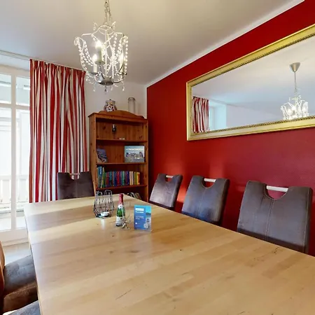 Апартаменты Strandblick 01 *
